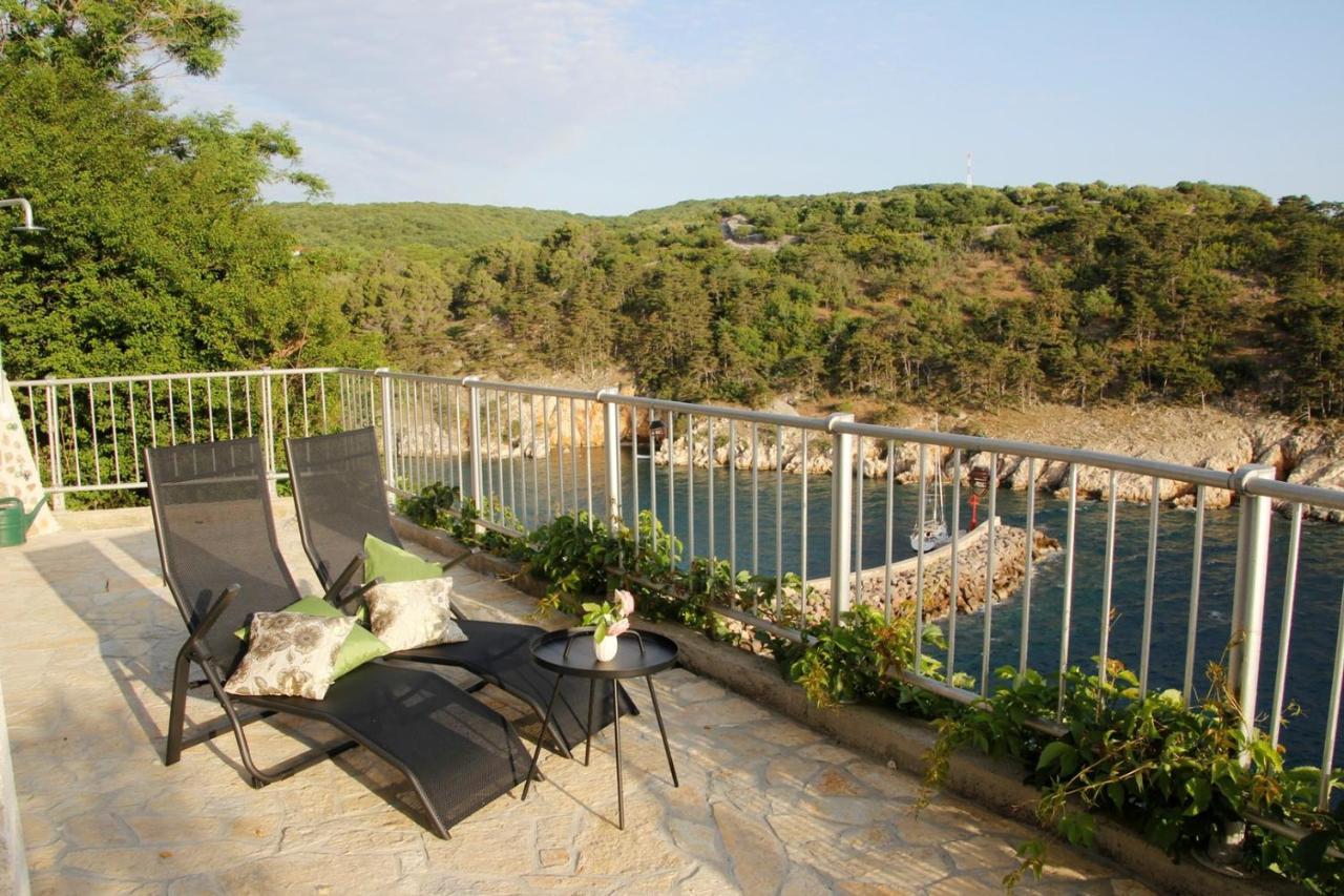 Vila Verbana Apartments Vrbnik Exterior photo