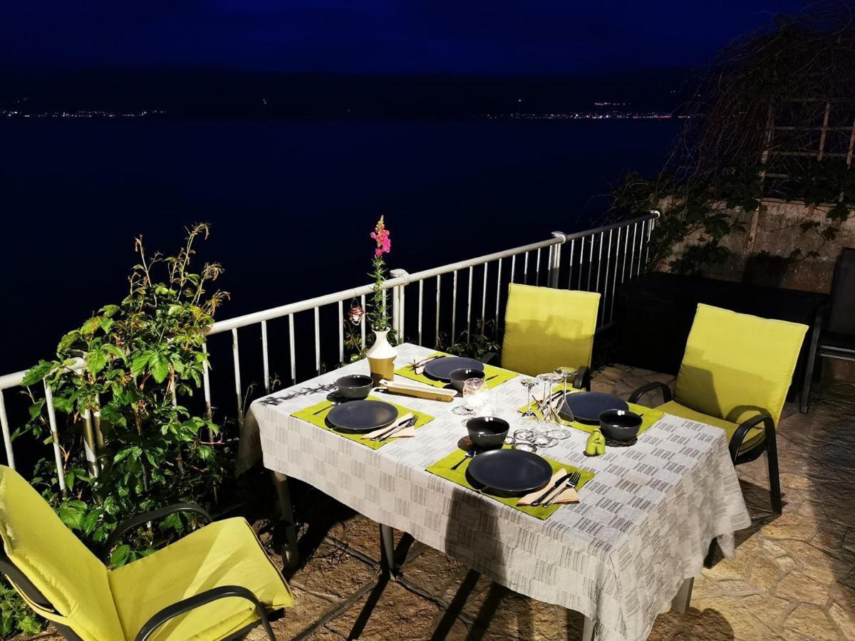 Vila Verbana Apartments Vrbnik Exterior photo